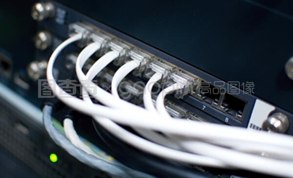 電話線 連接時代的無形紐帶